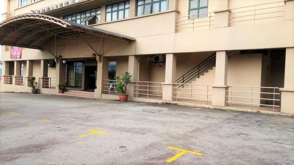 Hotel Sri Sutra - Bandar Sri Damansara Sungai Buloh Exterior foto