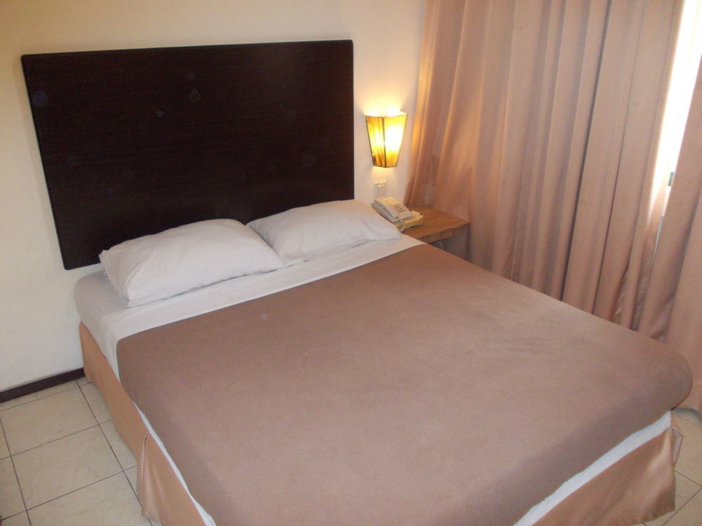Hotel Sri Sutra - Bandar Sri Damansara Sungai Buloh Exterior foto